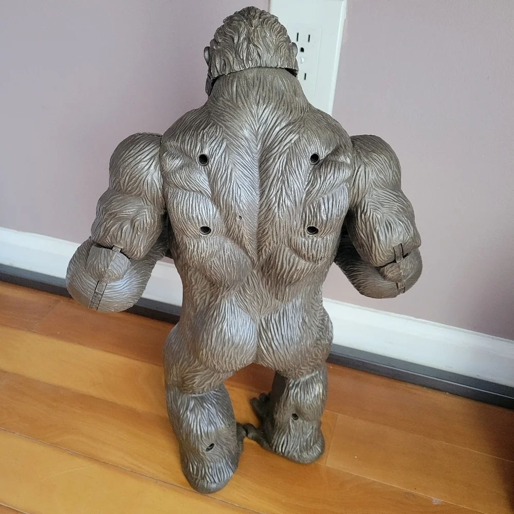 Lanard Toys 2016 Giant Roaring Gorilla Action Figure Jungle King 18